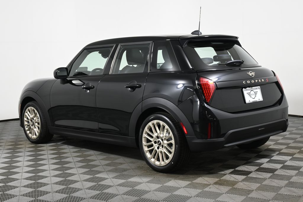 2026 Mini Cooper Hardtop S 4 Door Iconic photo 5