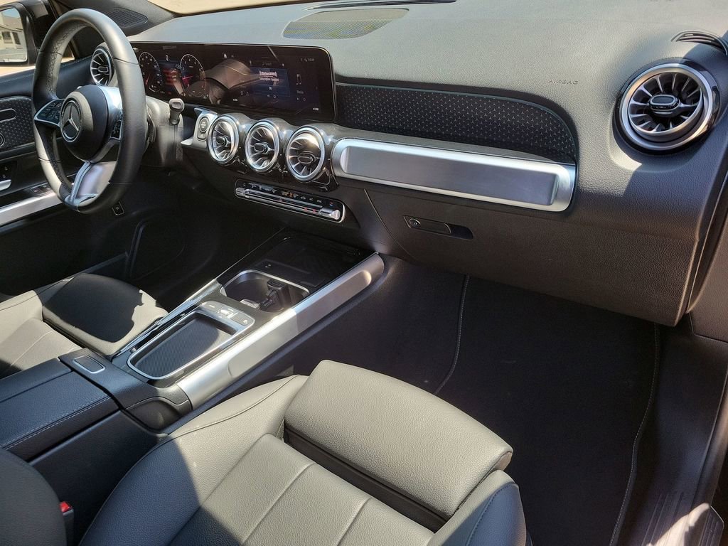 2024 Mercedes Benz GLB 250 photo 26