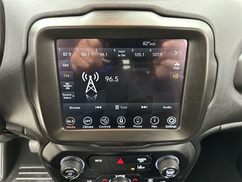 2022 Jeep Renegade Limited photo 16