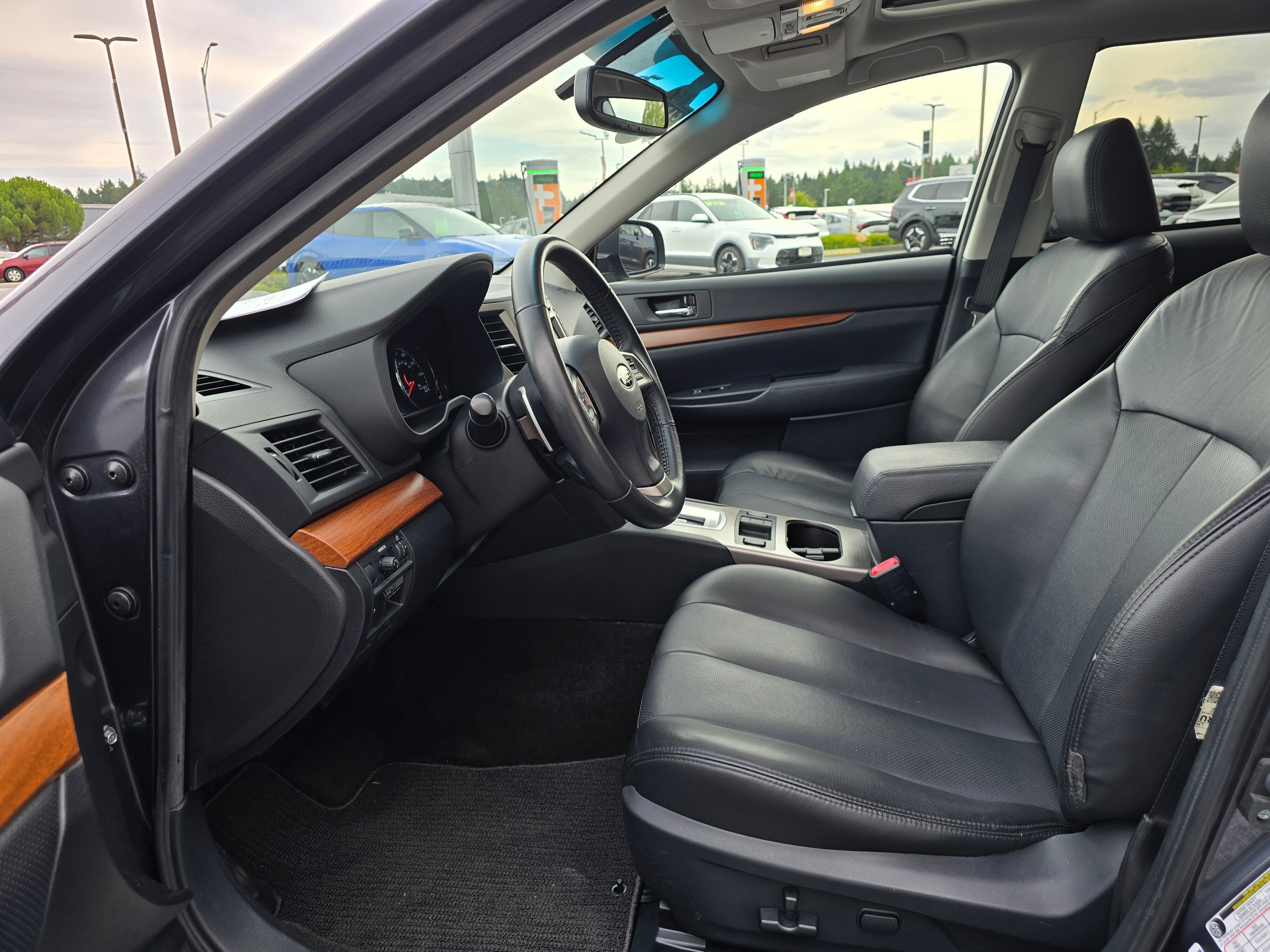 2013 Subaru Outback 3.6R Limited photo 4