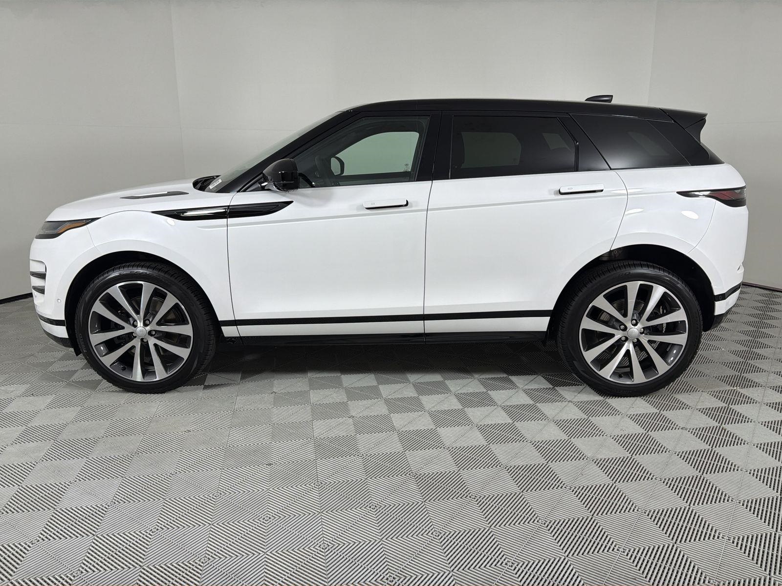 2026 Land Rover Range Rover Evoque Dynamic SE photo 2