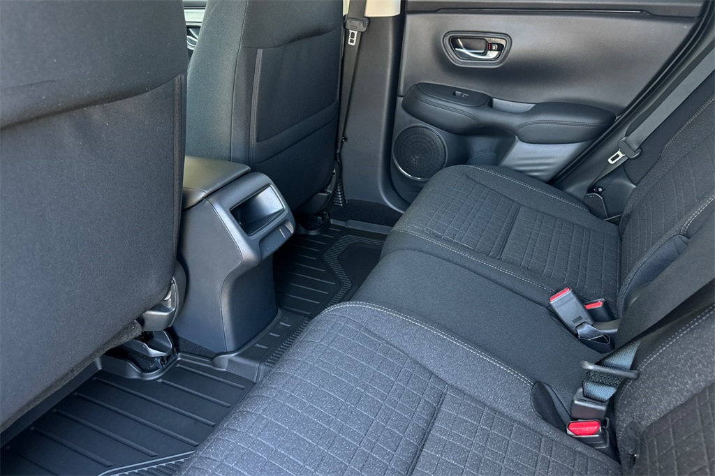 2026 Honda HR-V LX photo 12