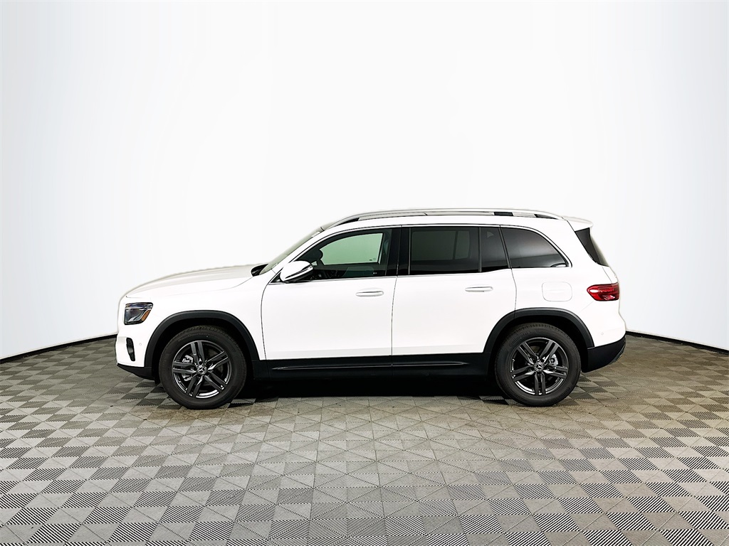 2026 Mercedes Benz GLB 250 4MATIC photo 3
