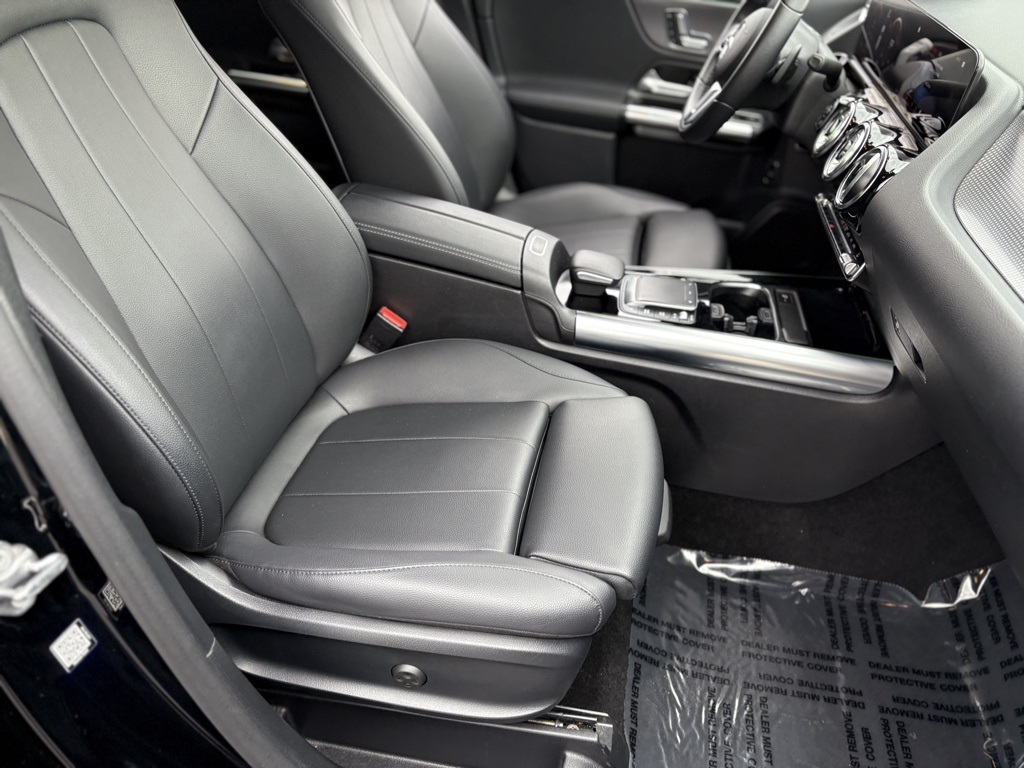 2022 Mercedes Benz GLA 250 photo 26