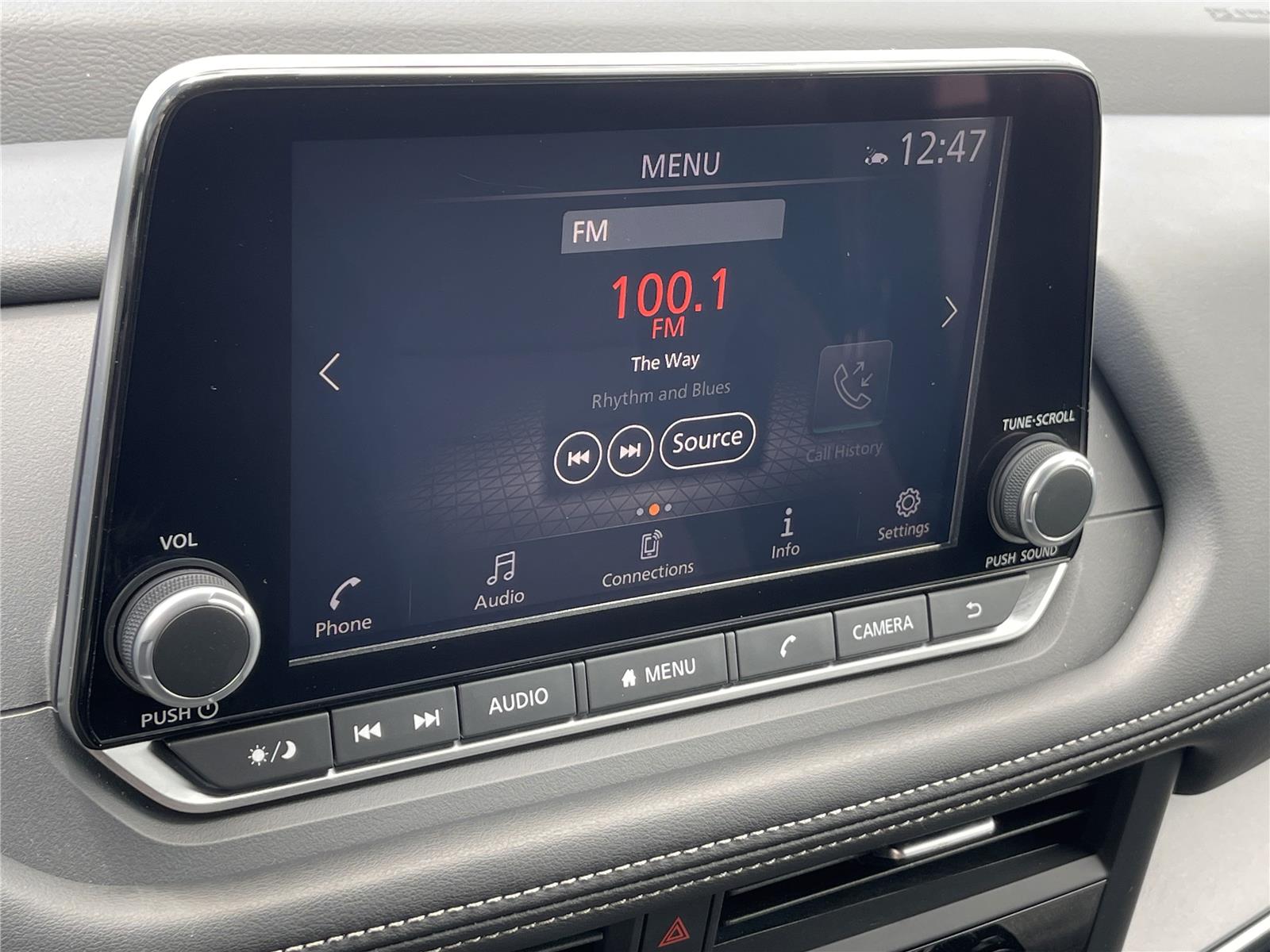 2025 Nissan Rogue SV photo 19
