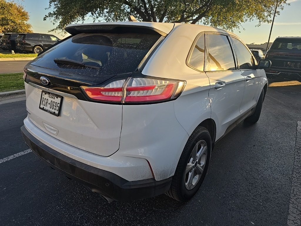 2020 Ford Edge SE photo 3