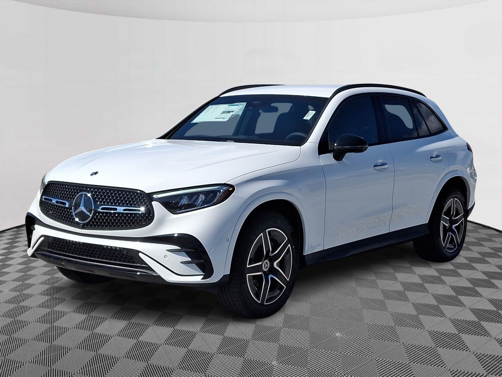 2025 Mercedes Benz GLC 300 4MATIC photo 2