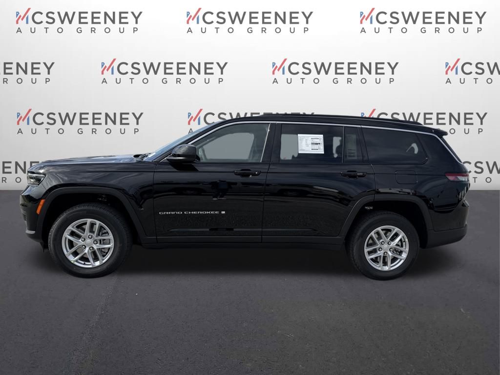 2025 Jeep Grand Cherokee Laredo photo 2