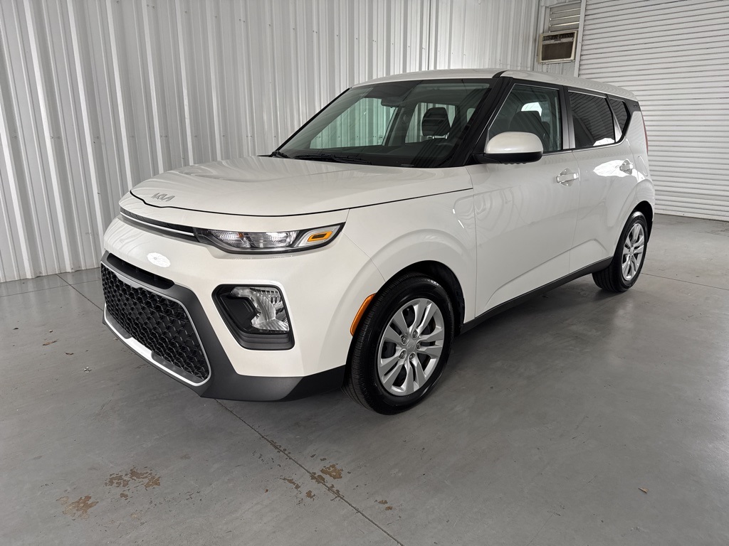 2022 Kia Soul LX photo 3