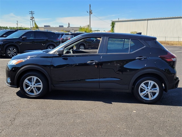 2024 Nissan Kicks S photo 6