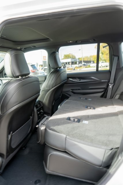 2025 Jeep Grand Cherokee Laredo Altitude photo 4