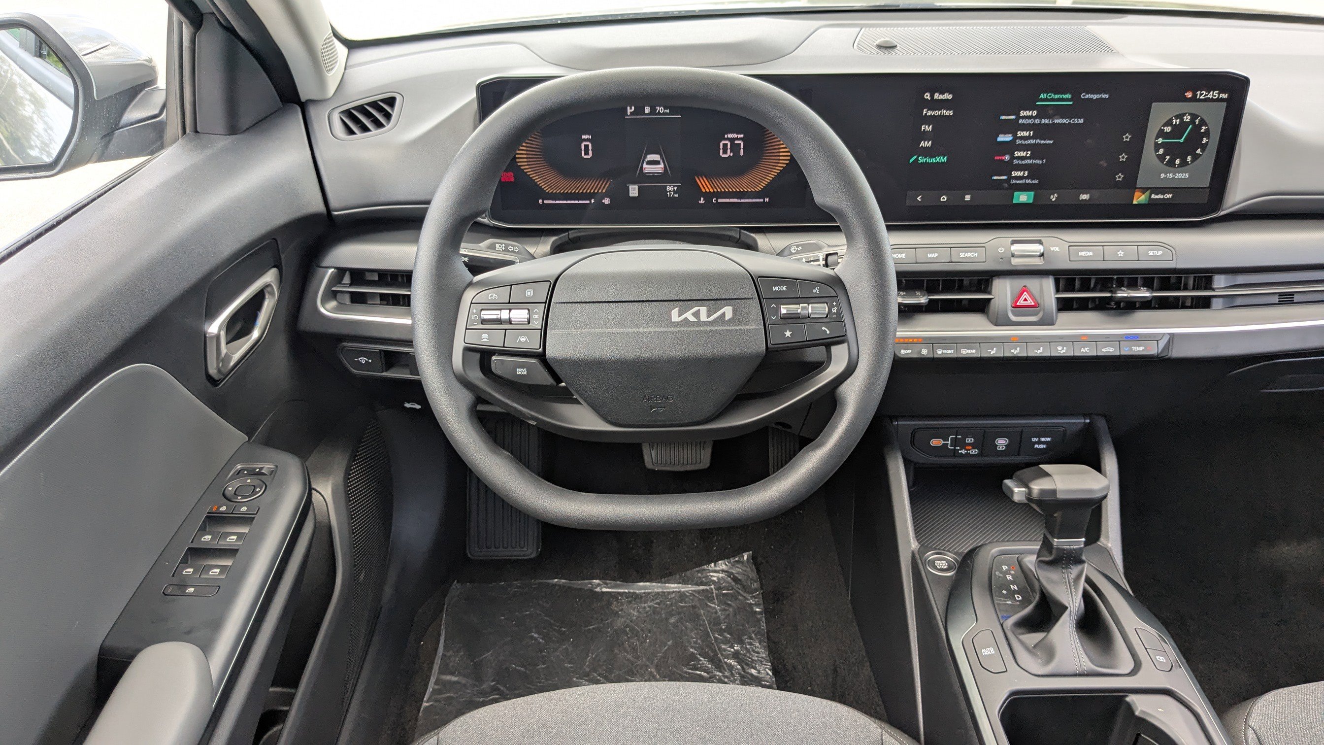 2025 Kia K4 LXS photo 18