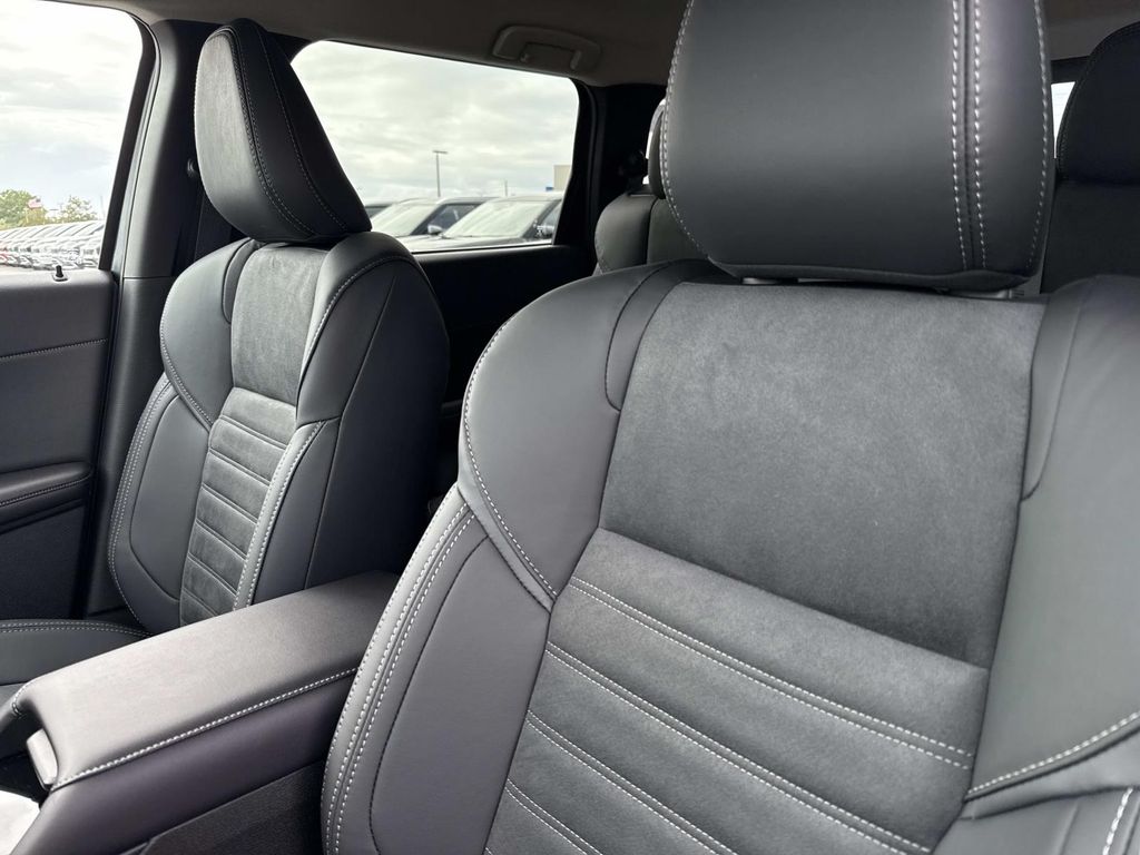 2025 Mitsubishi Outlander SE photo 20