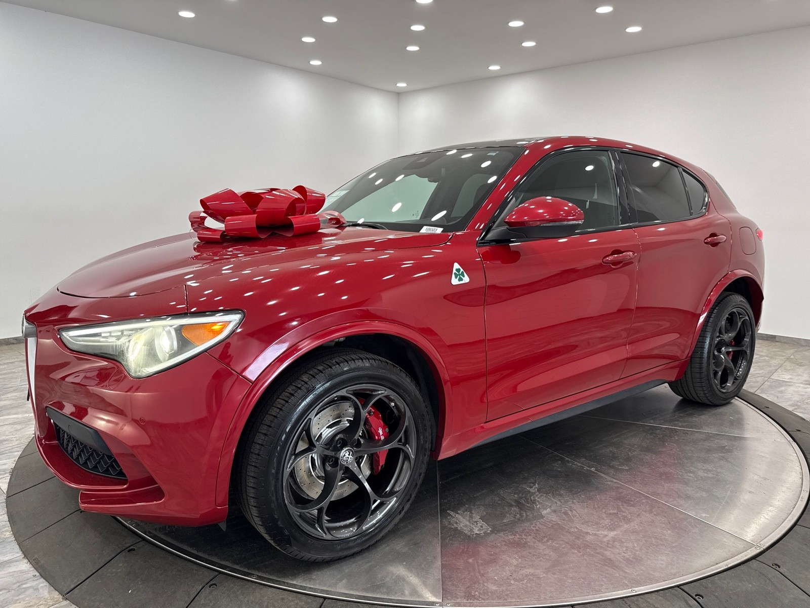 2018 Alfa Romeo Stelvio Quadrifoglio photo 3