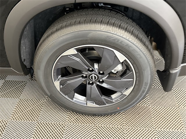 2026 Nissan Rogue SV photo 2