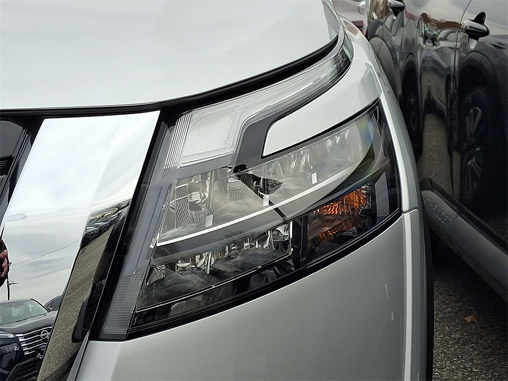 2025 Nissan Pathfinder SL photo 4