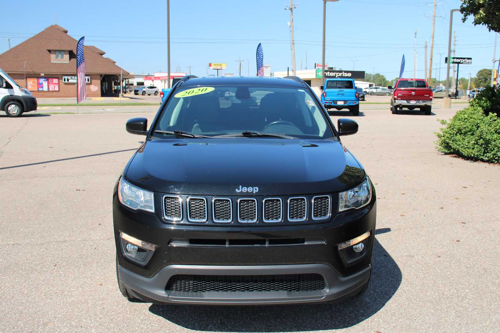 2020 Jeep Compass Latitude photo 3