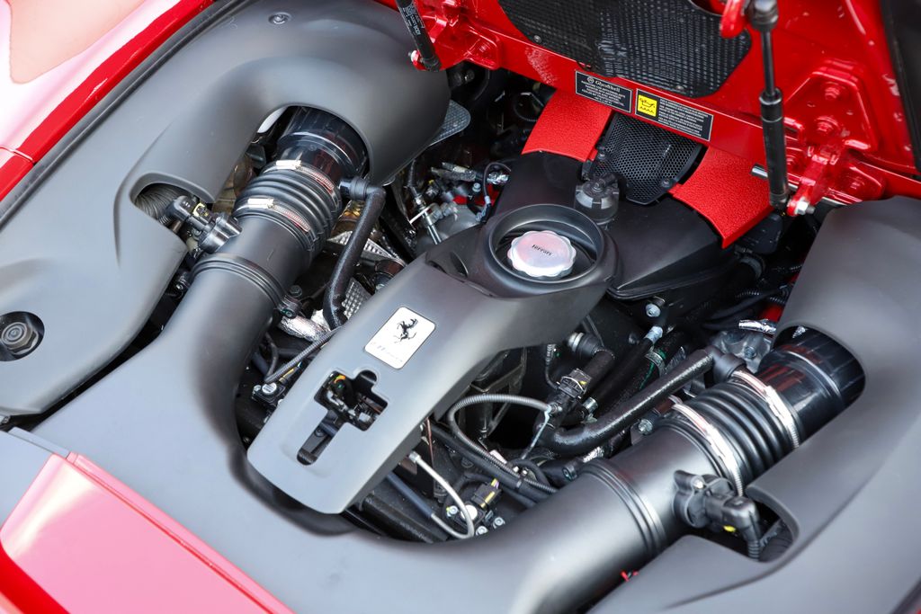 2021 Ferrari F8 Spider photo 35