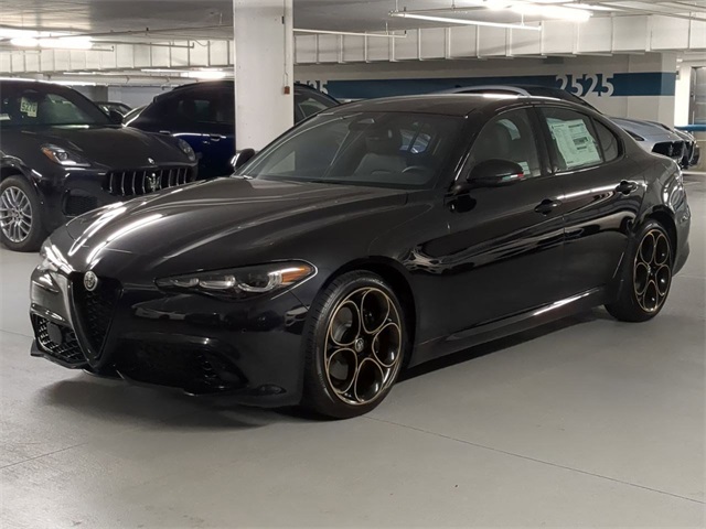 2025 Alfa Romeo Giulia SPRINT photo 3