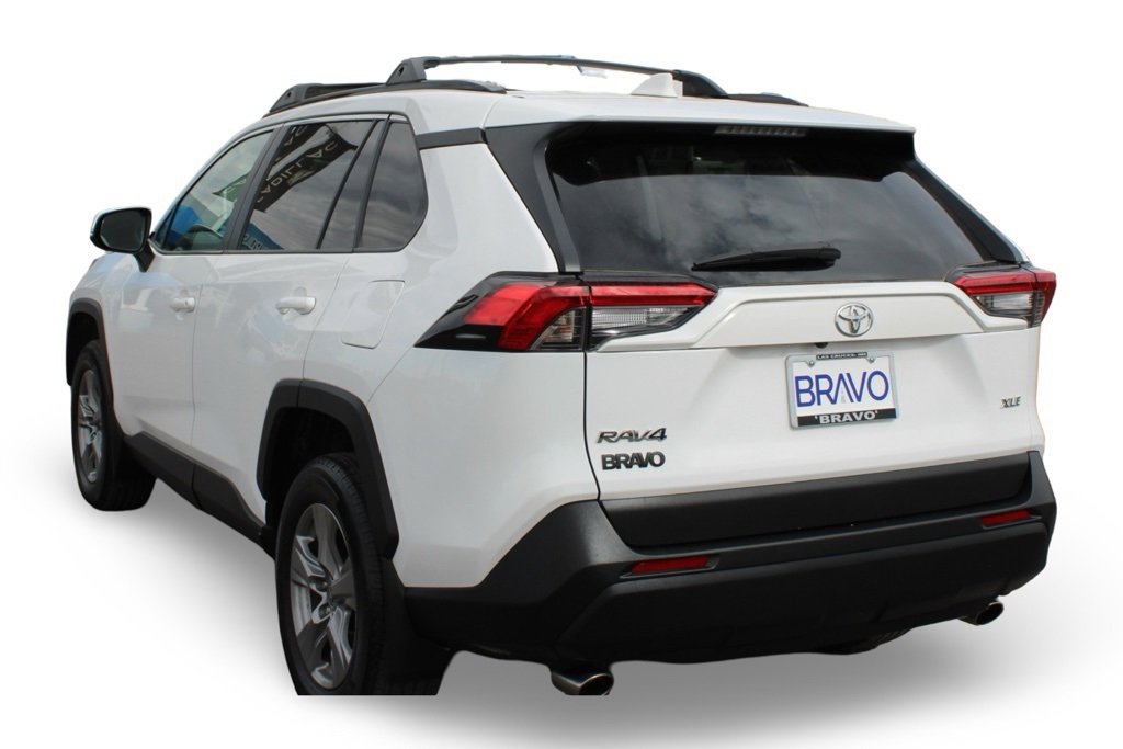 2024 Toyota RAV4 XLE photo 4