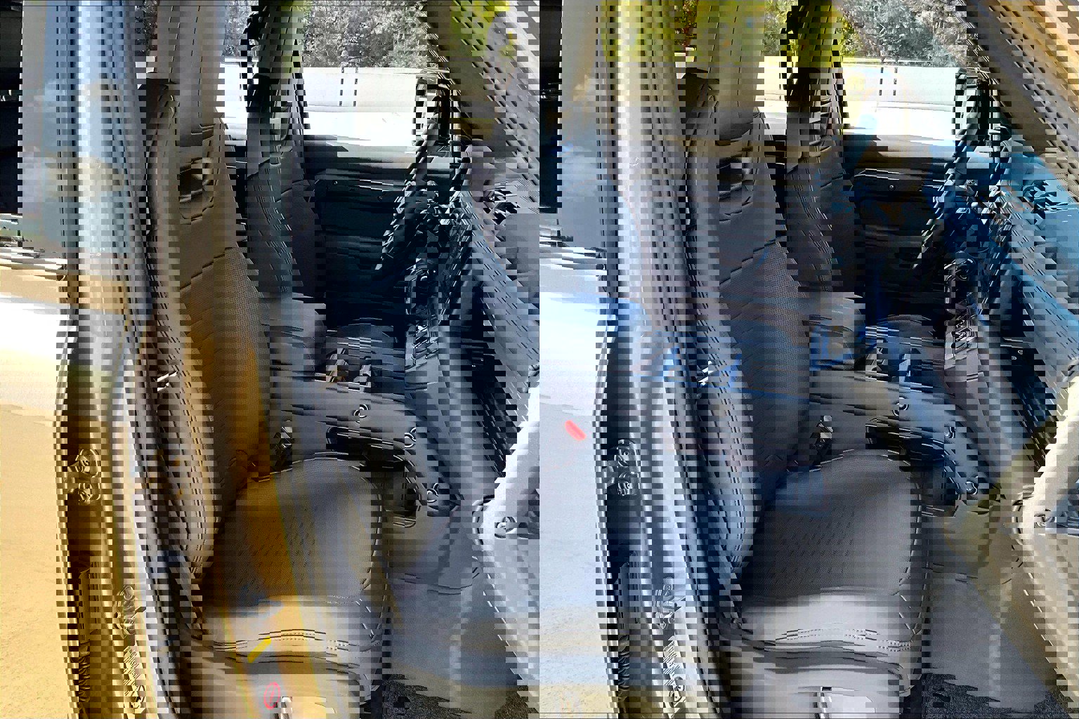 2025 Land Rover Defender 110 photo 4