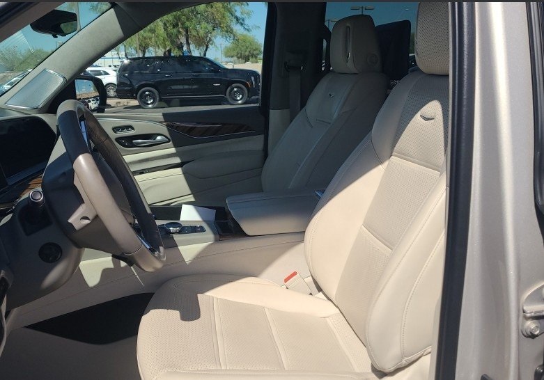 2022 Cadillac Escalade Premium Luxury Platinum photo 4