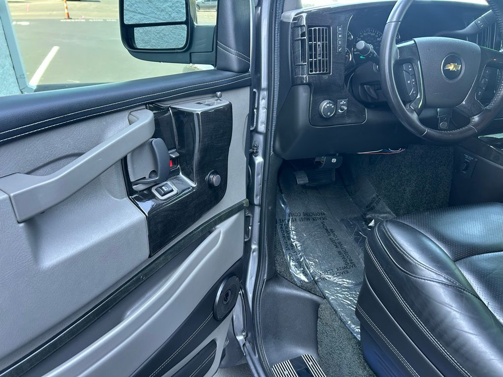 2021 Chevrolet Express LS photo 8