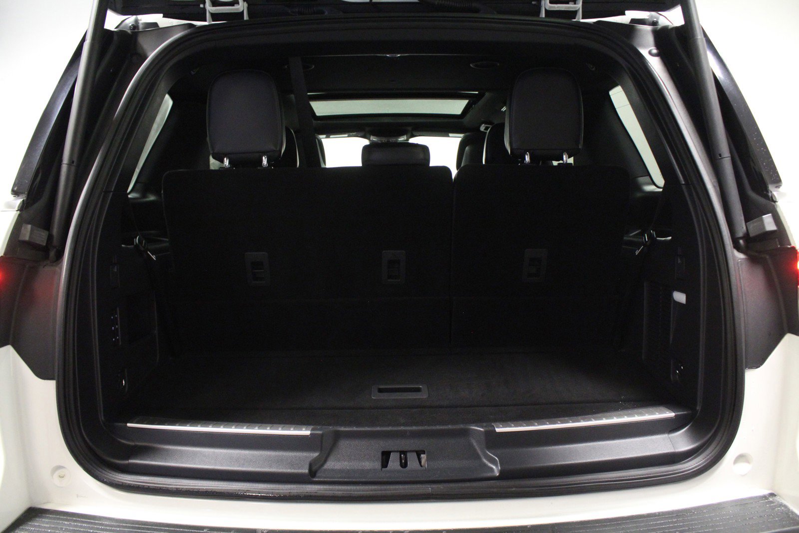 Used 2022 Pristine White Lincoln Reserve image 15