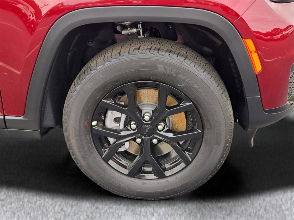 2025 Jeep Grand Cherokee Altitude photo 3