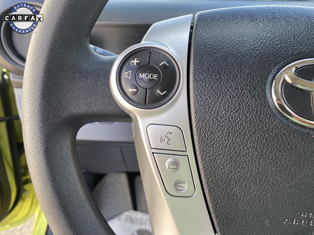 2016 Toyota Prius C One photo 21