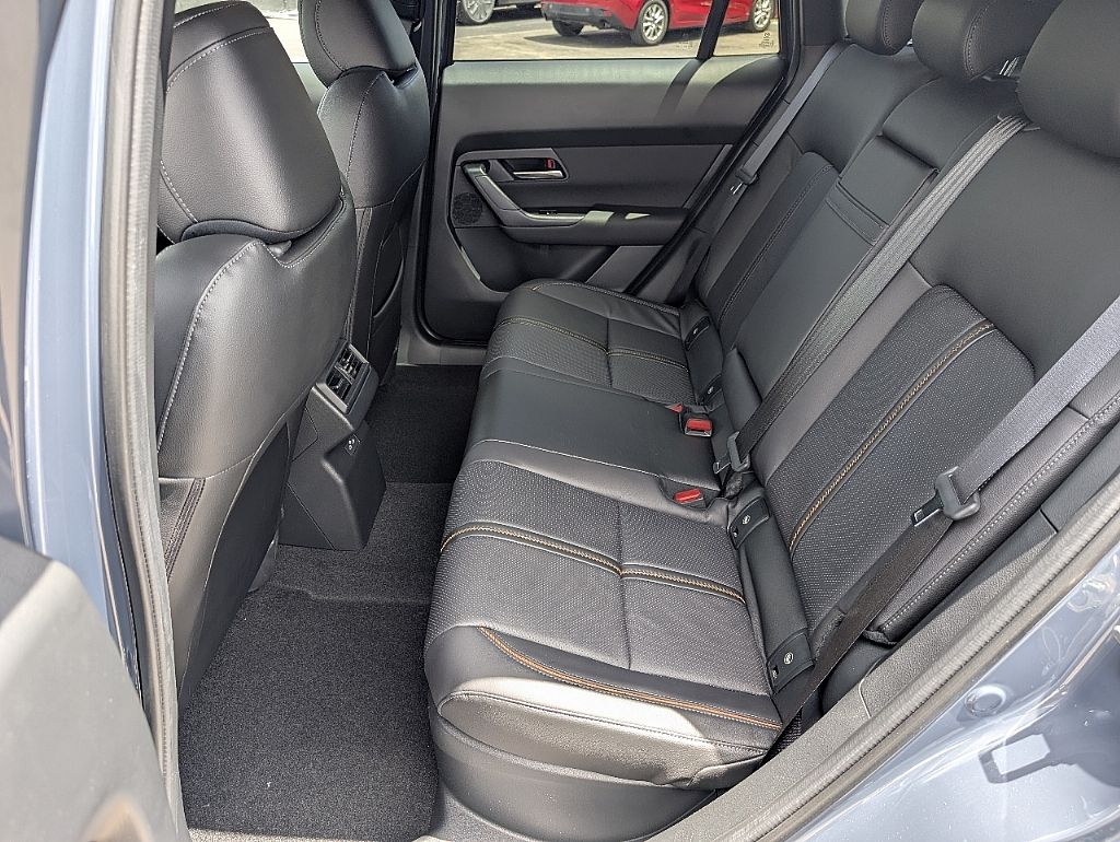 2025 Mazda CX-50 Premium Plus photo 16