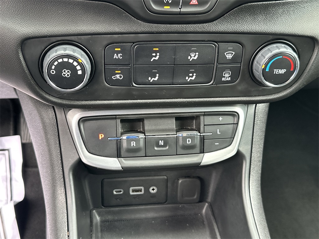 2024 GMC TERRAIN - Image 14