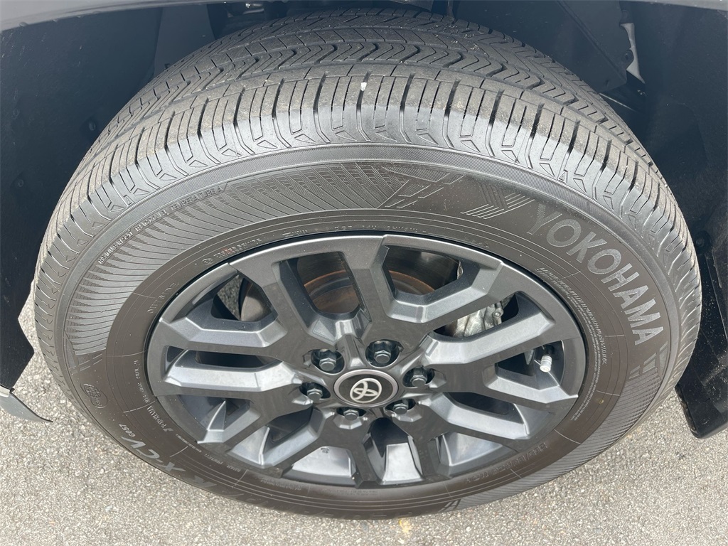 2025 Toyota Sequoia Platinum photo 32