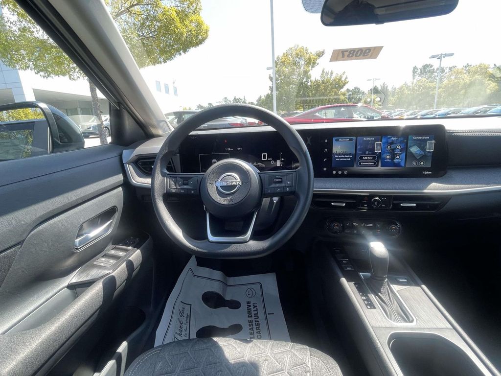 2026 Nissan Kicks SV photo 10