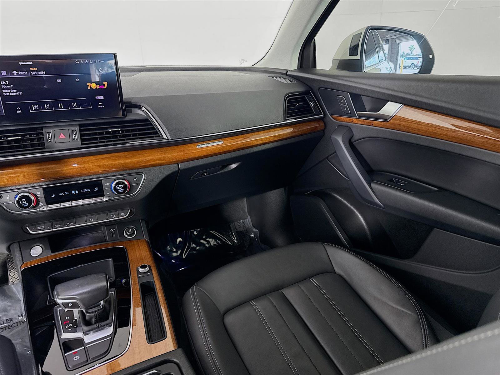 2021 Audi Q5 45 Premium photo 22