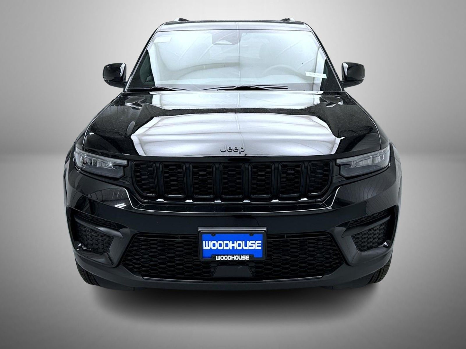2025 Jeep Grand Cherokee Laredo Altitude photo 2