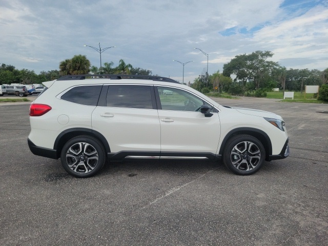 2025 Subaru Ascent Limited photo 3