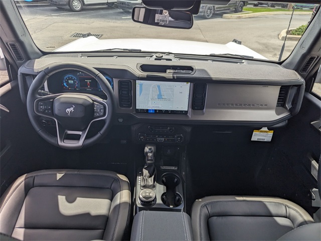 2025 Ford Bronco Outer Banks photo 9