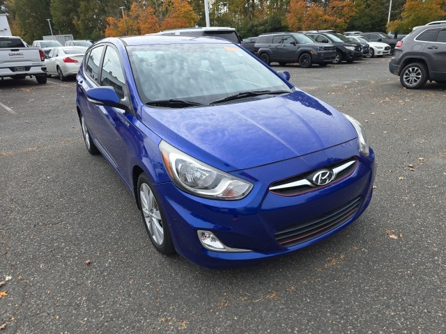 Used 2013 Hyundai Accent SE with VIN KMHCU5AE2DU118571 for sale in Matthews, NC