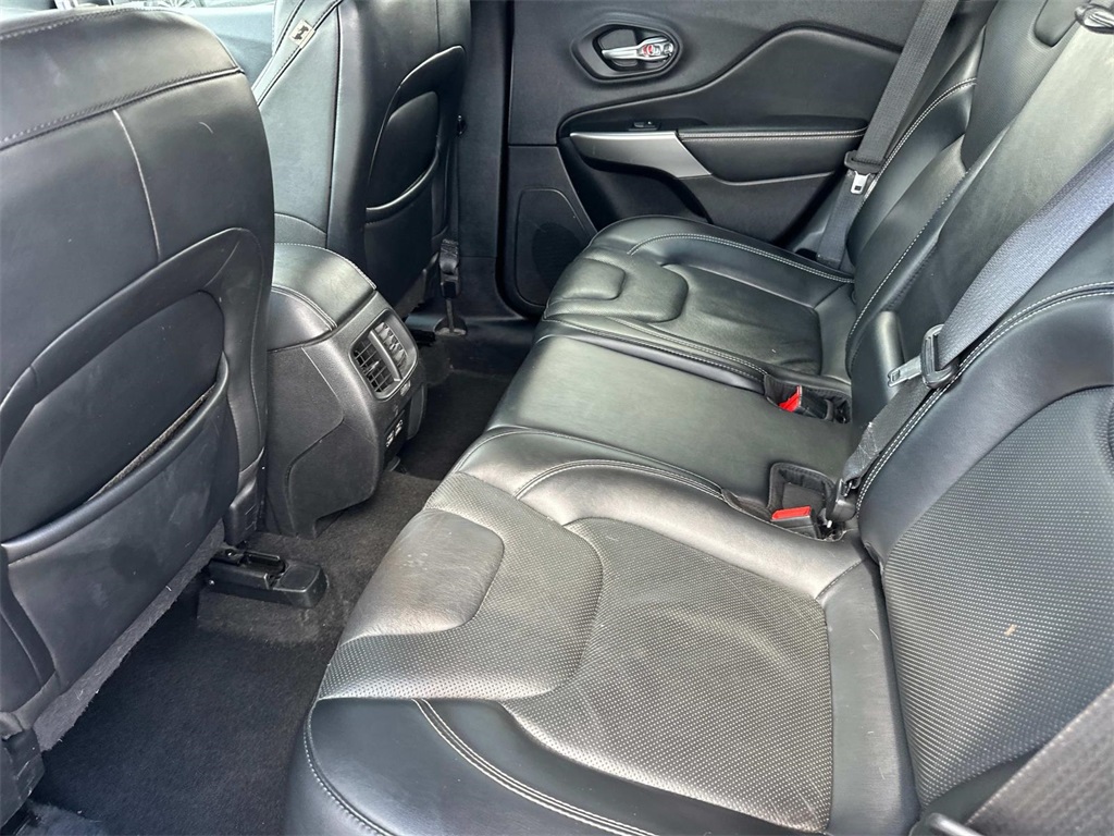 2021 Jeep Cherokee Latitude Lux photo 14