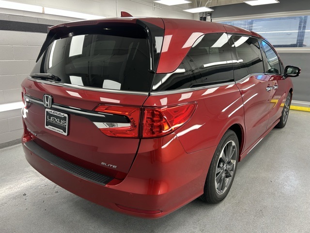 2023 Honda Odyssey Elite photo 3