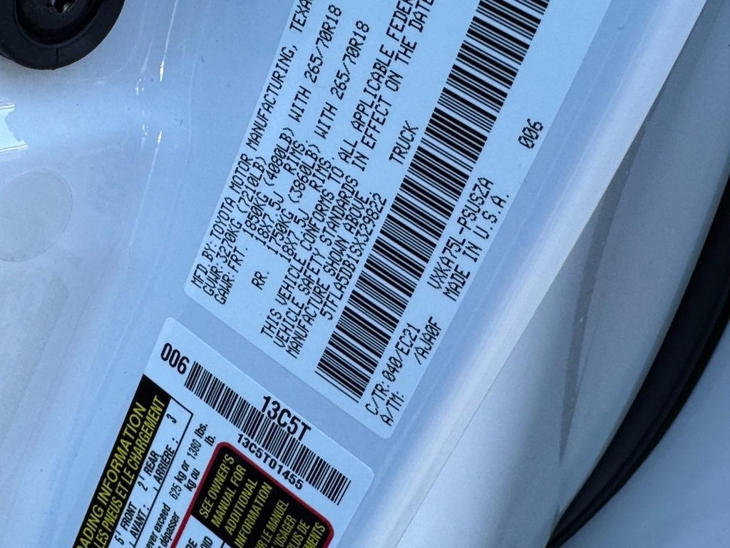 2025 Toyota Tundra SR5 CrewMax photo 13
