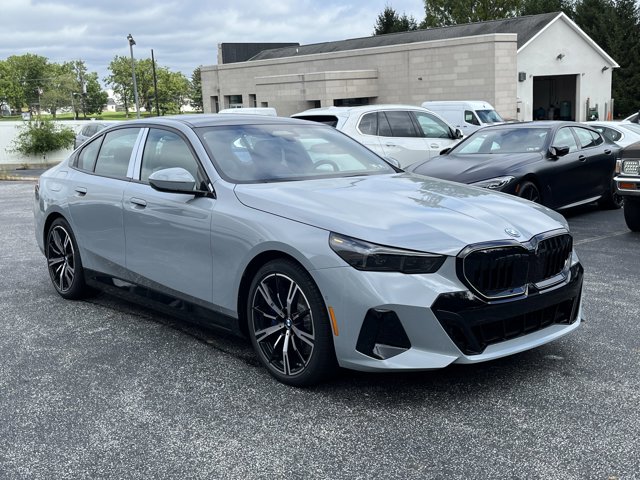 2026 Bmw 550e xDrive photo 3