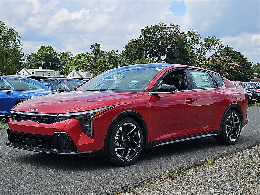 2025 Kia K4 GT-Line photo 3