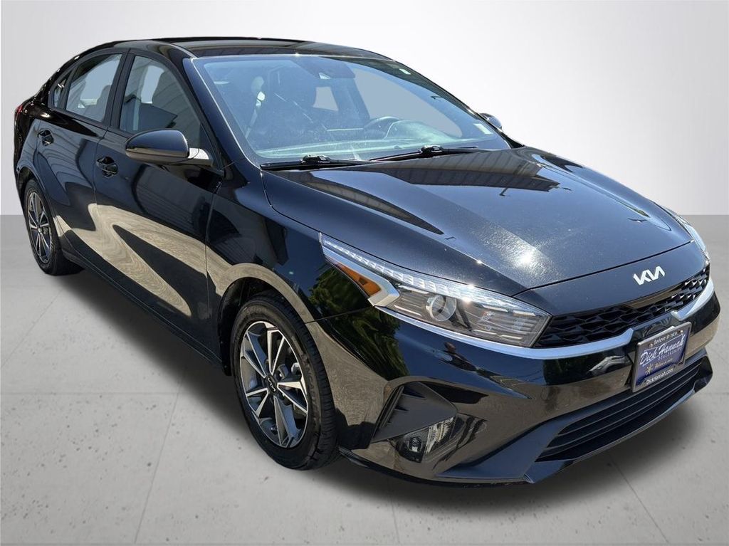 2023 Kia Forte LXS photo 5