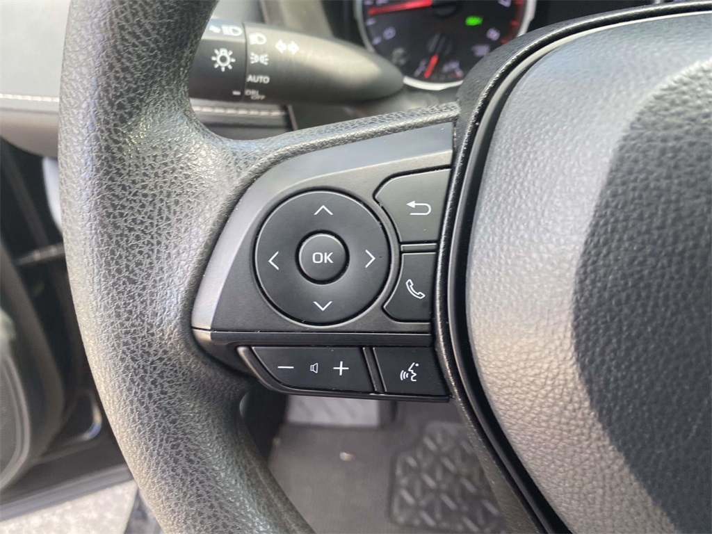 2022 Toyota RAV4 XLE photo 26