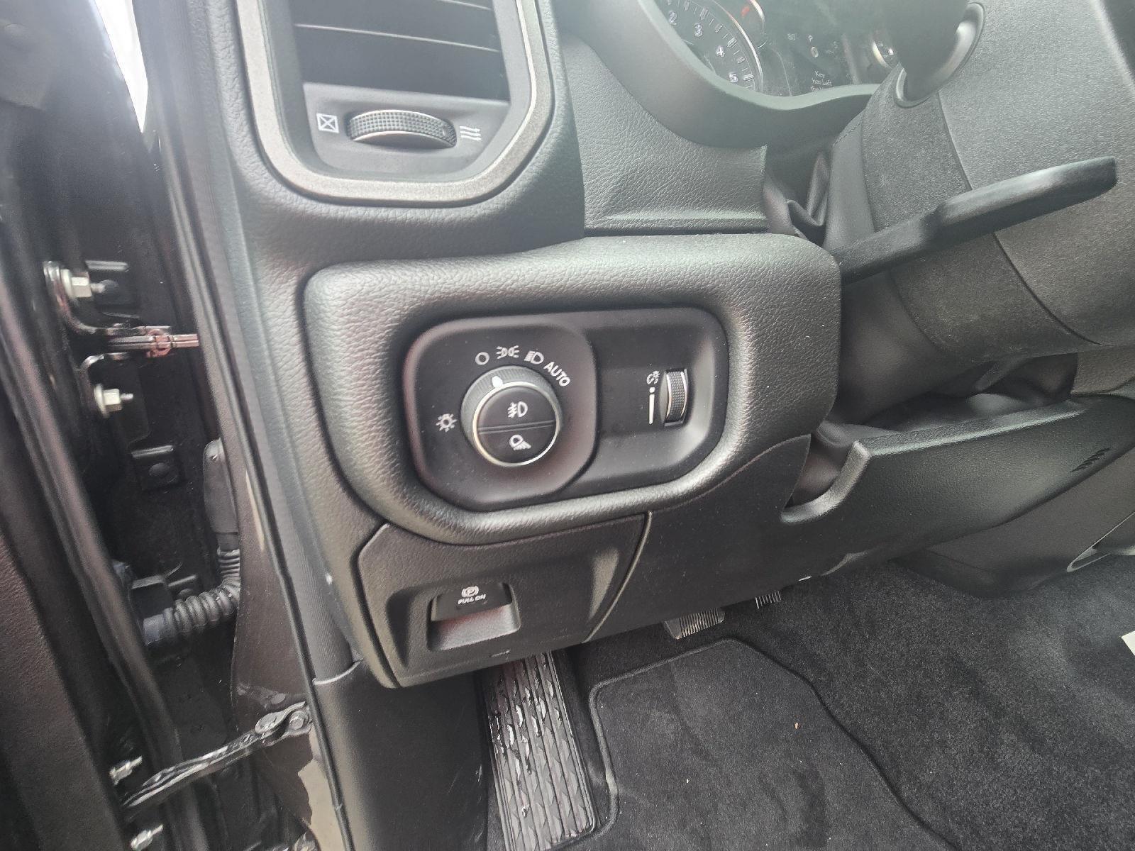 2025 Ram 1500 Tradesman photo 11