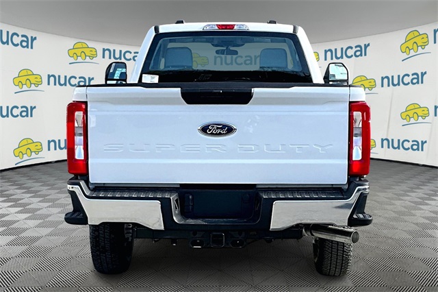 2025 Ford F-250 photo 4