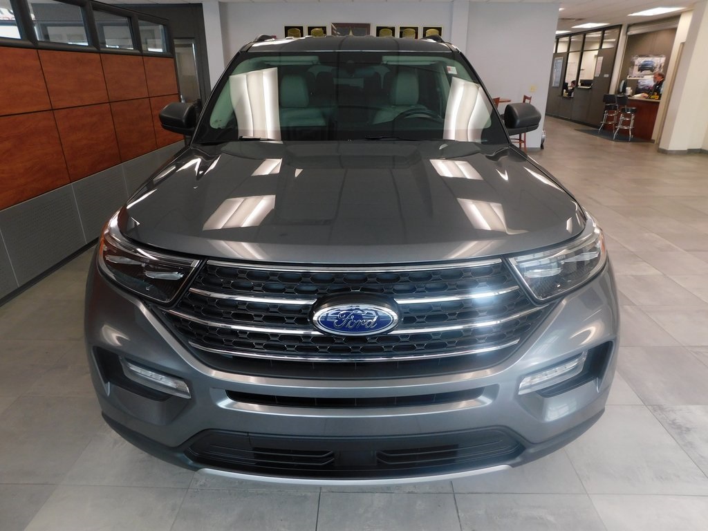 2023 Ford Explorer XLT photo 3