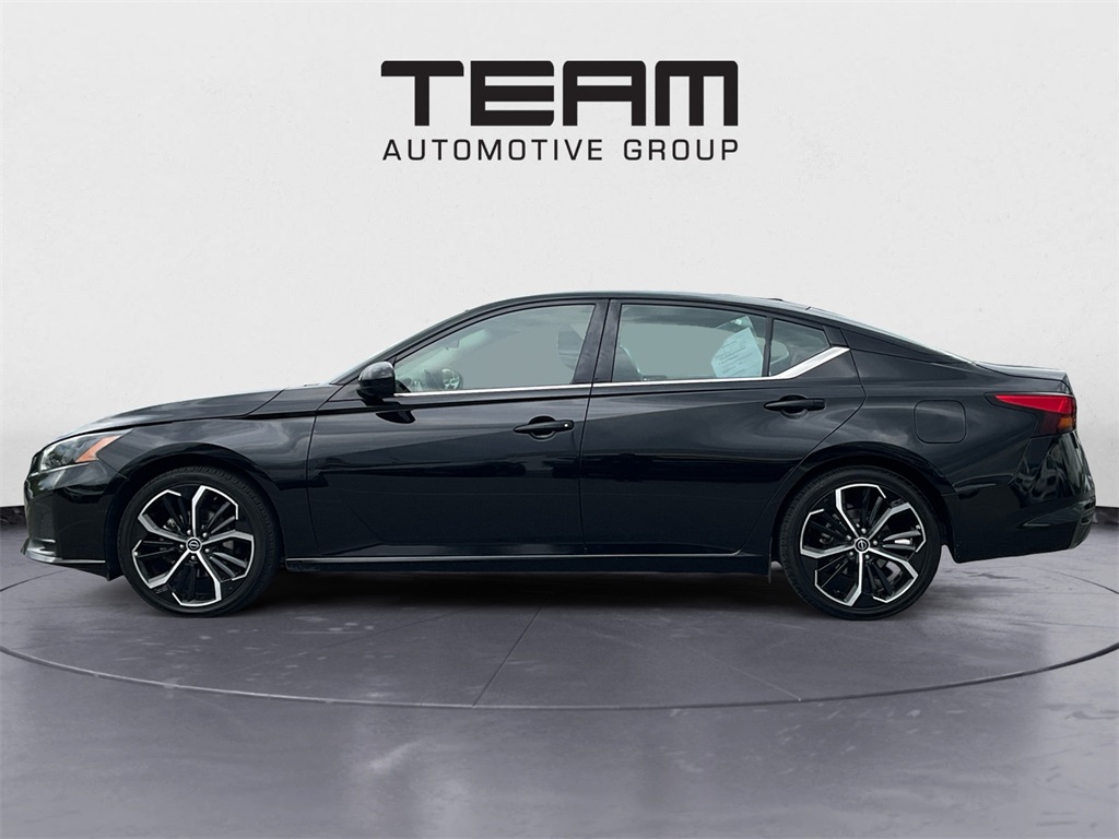 2023 Nissan Altima 2.5 SR photo 4